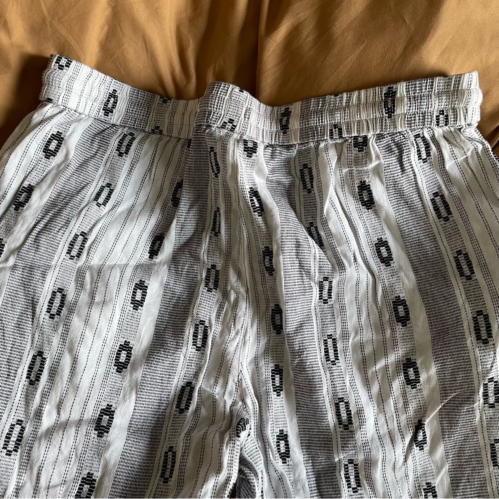 STYLE & CO Black & White Beach Linen Rayon Blend Lightweight Cropped Capri Pants - Picture 8 of 10